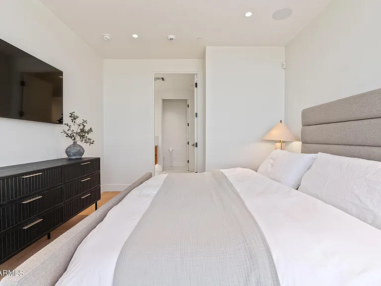5000 N Camelback Ridge Dr #302 — Photo 18