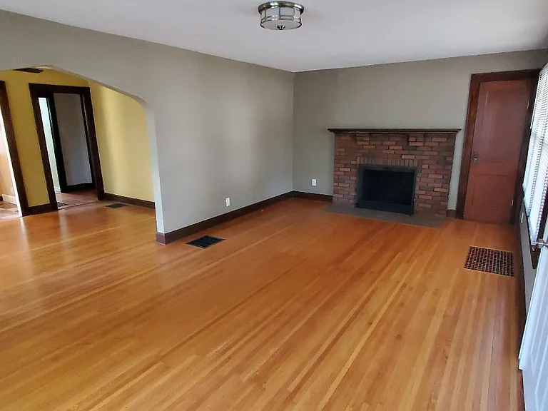 1444 N Euclid Ave — Photo 4