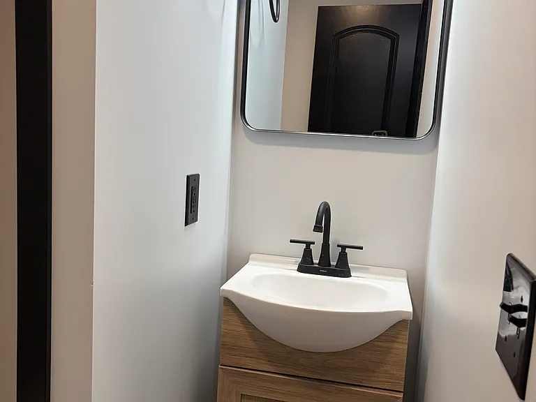 205 N F St — Photo 12