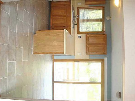 5th image of 31-33 Pavilion Ct