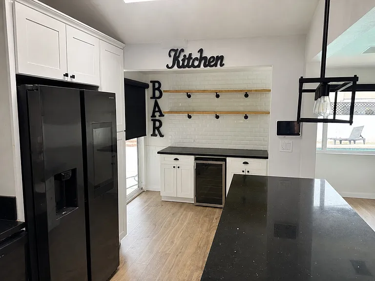 524 E Navilla Pl — Photo 3