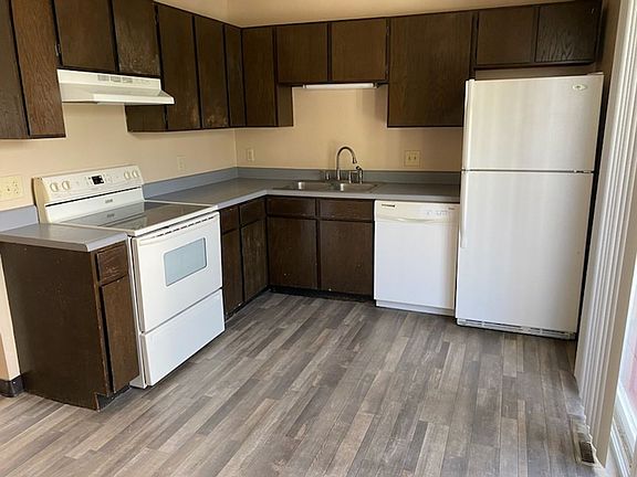 3rd image of 415 Cottonwood Ave Unit 3