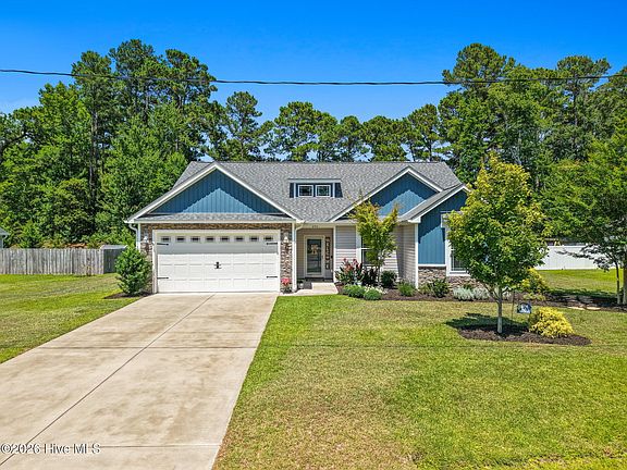 3rd image of 690 Boundary Loop Road NW