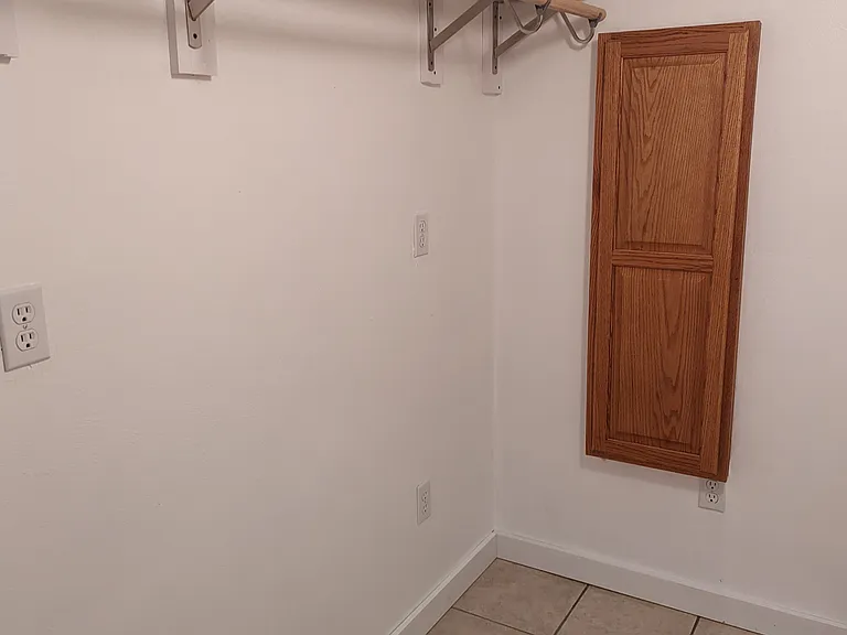 900 Marshall St #2 — Photo 9