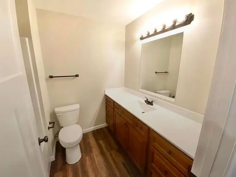 356 Emma St — Photo 3