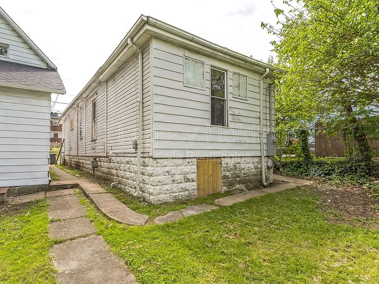 421 Walnut Ave — Photo 4
