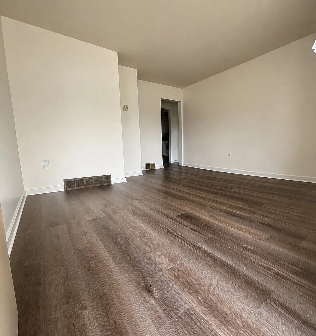 2 bed, $1,050 — Photo 2
