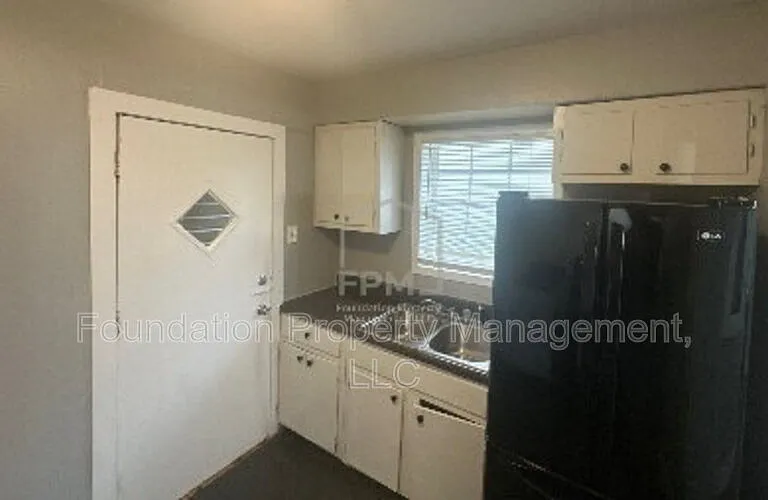 3182 Crump Ave — Photo 6
