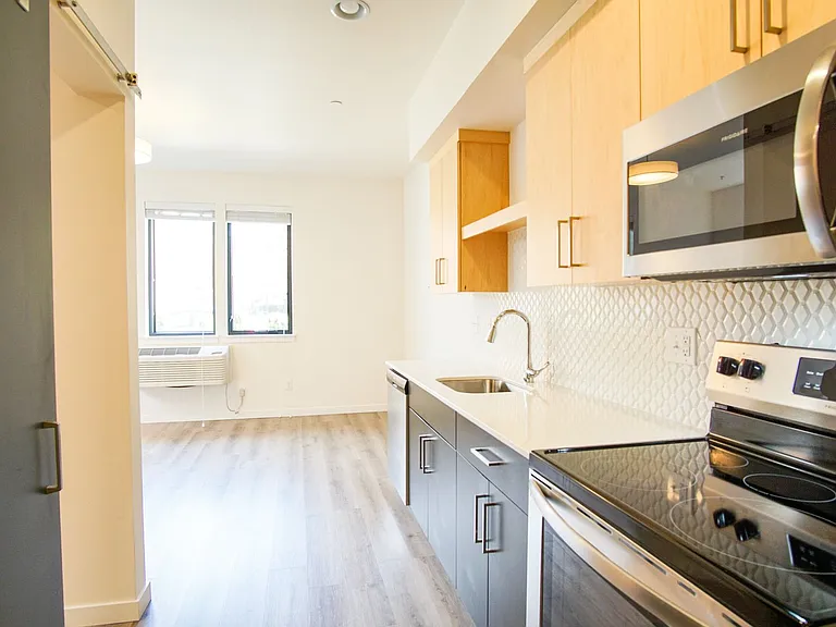 6015 S Virginia Ave #108 — Photo 6