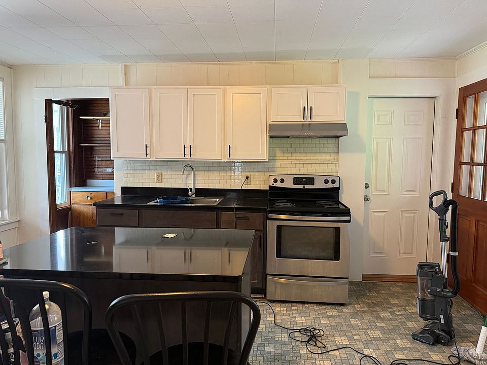 1st image of 230 S Windsor St APT 1