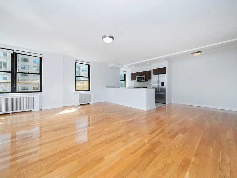 400 E 57th St #17L — Photo 2