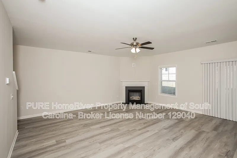 5 bed, 3.0 bath, 3040 sqft, $2,675 — Photo 3