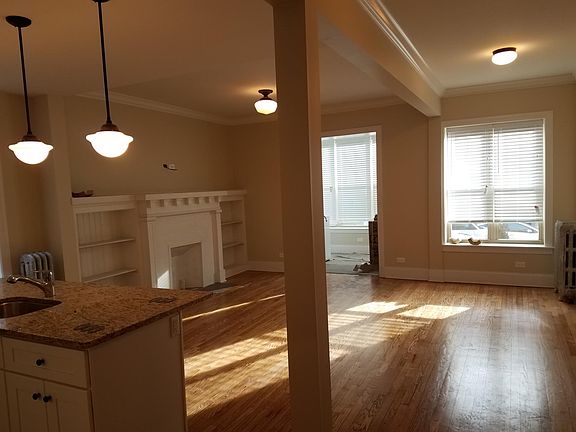 4th image of 5137 S Ingleside Ave Unit 2