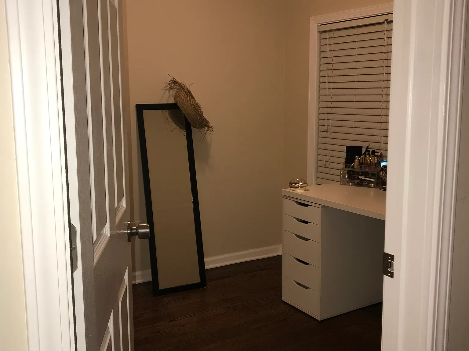 2 bed, 8800 sqft, $1,700 — Photo 2