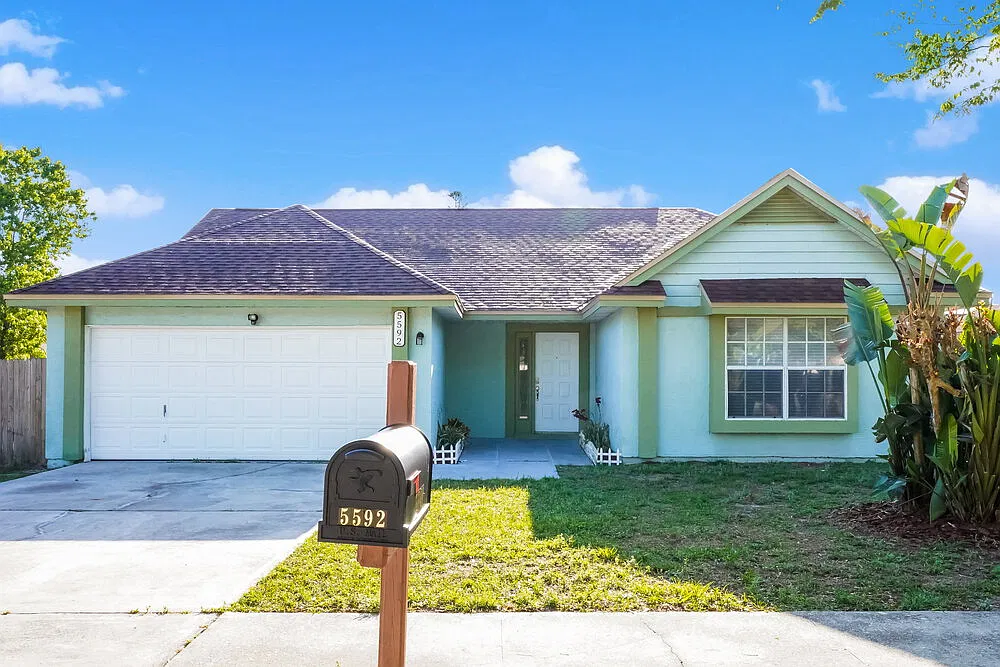 3 bed, 2.0 bath, 1658 sqft, $2,555 — Photo 1