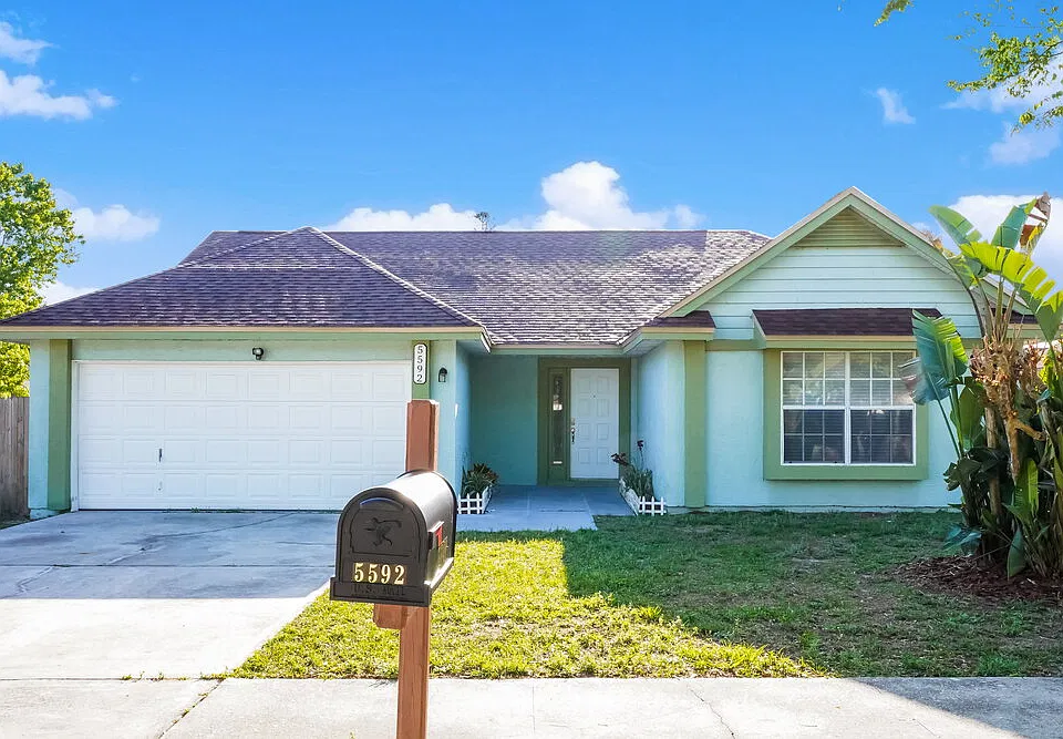 5592 Garden Grove Cir