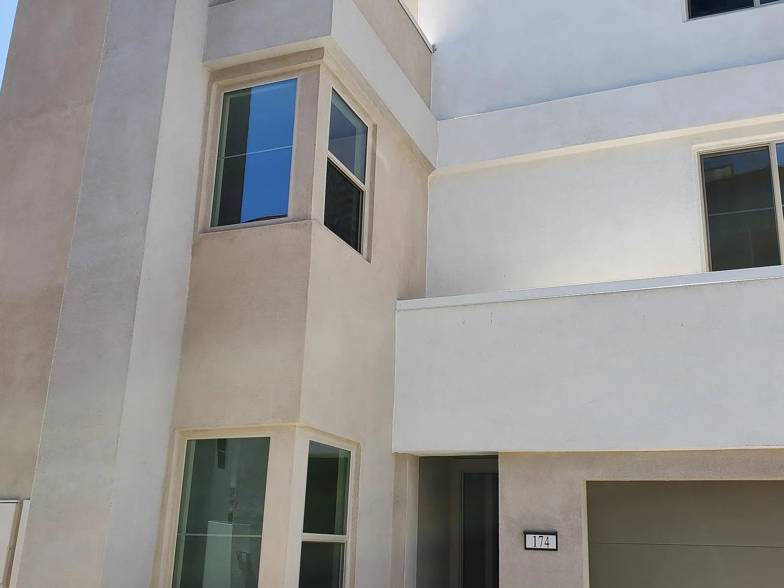 5 bed, 3.5 bath, 2900 sqft, $6,200 — Photo 2