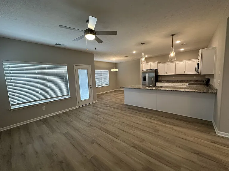 1850 Madison St #201 — Photo 4