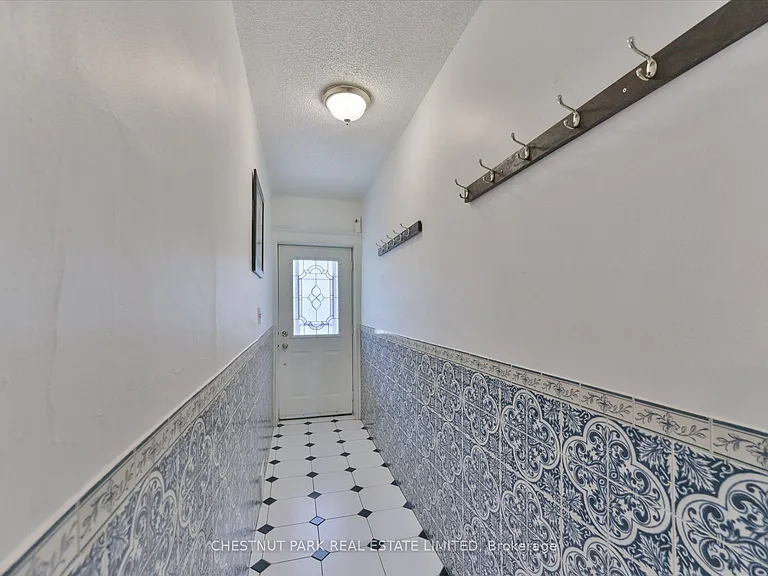 13 Silver Ave #MAIN BSMT — Photo 2