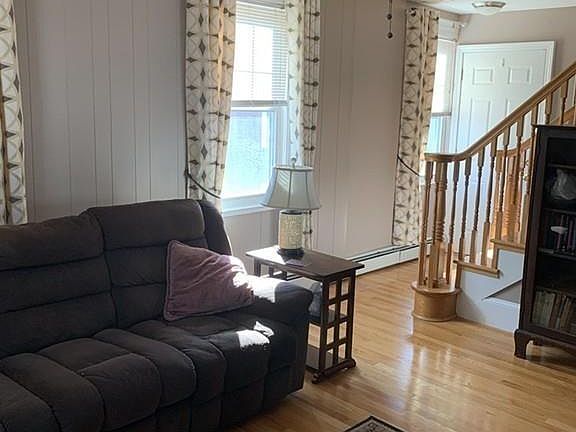 4th image of 7 Hardy St #2