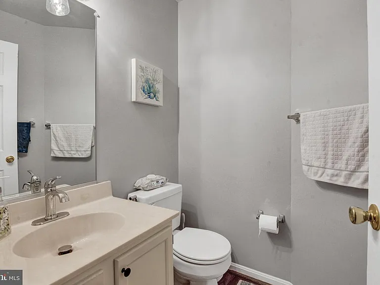 320 Kalorama Rd — Photo 11