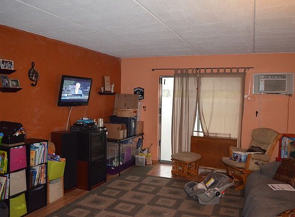 3rd image of 234 Shorewood Dr