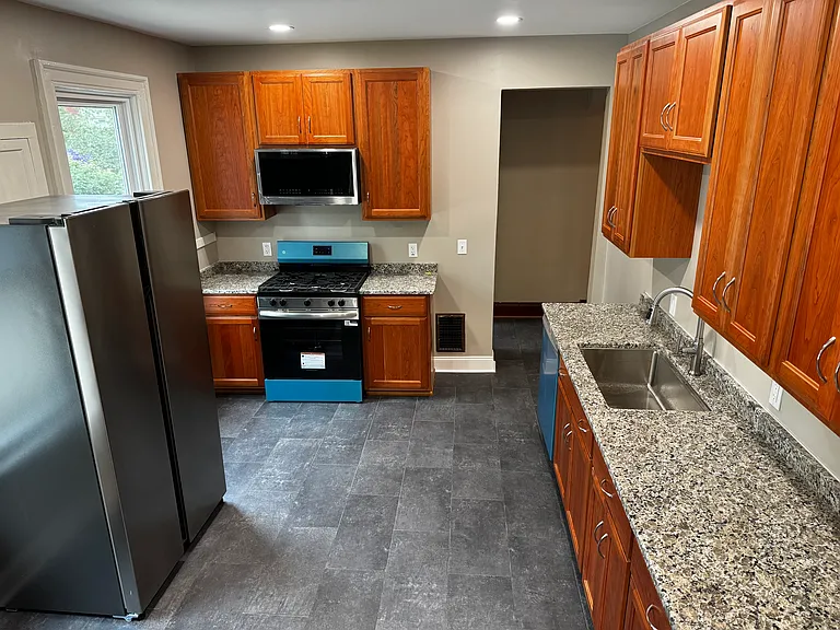 294 Baynes St #1 — Photo 4