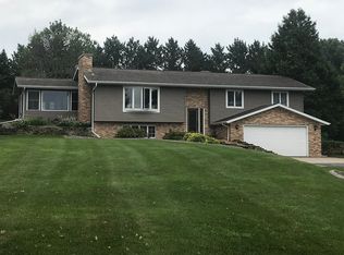 1979 Yelk Rd, Marshall, WI 53559