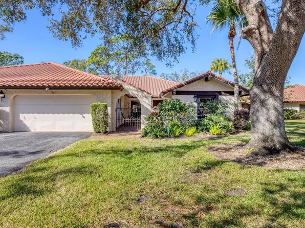 5561 Golf Pointe Dr, Sarasota, FL 34243