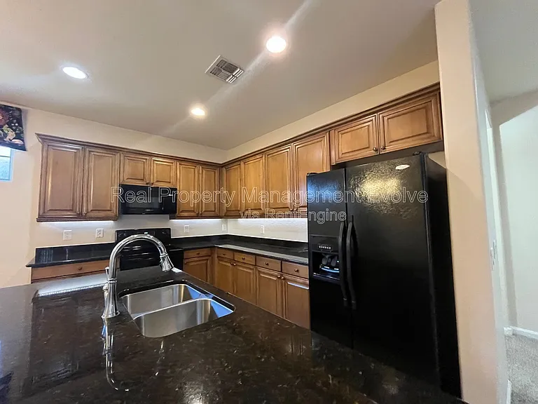 3454 E Constitution Dr — Photo 11