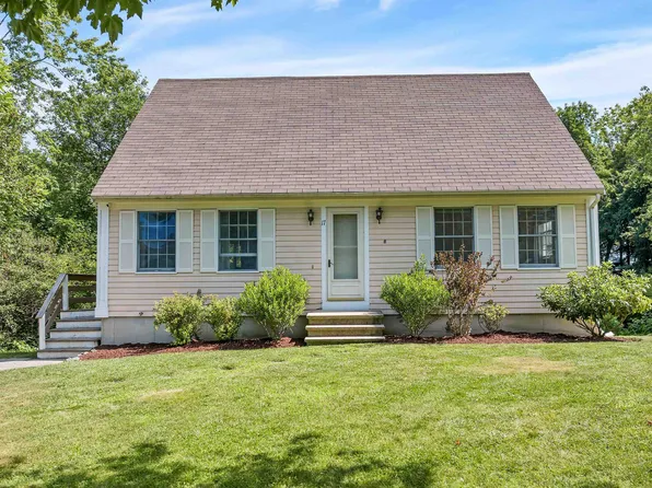 17 Cobble Hill Drive, Dover, NH 03820