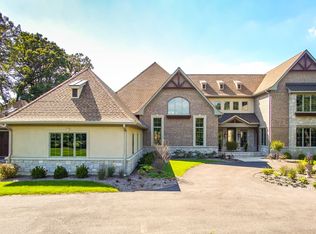 10 Oakdene Dr, Barrington, IL 60010