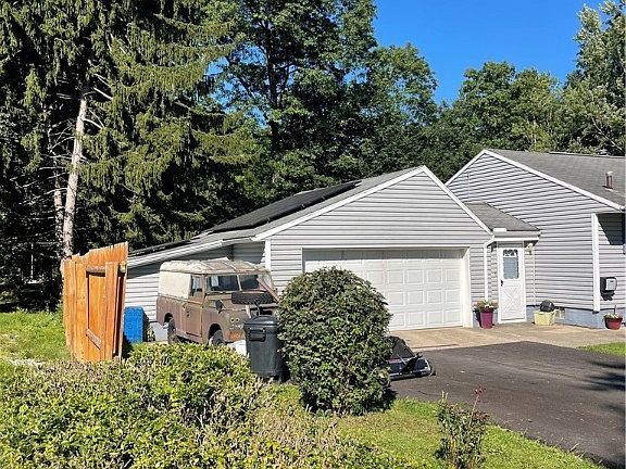 3rd image of 3646 Sanford Ave