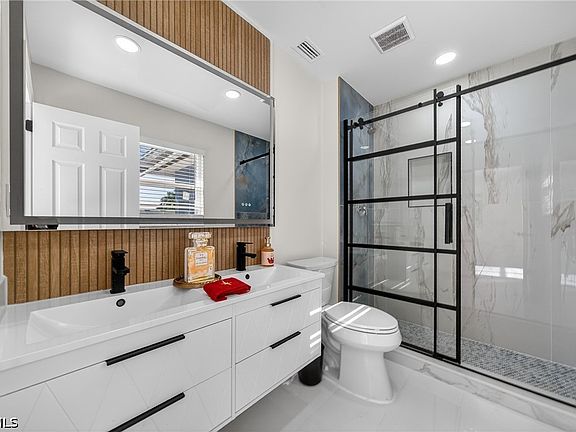 4th image of 5617 Coronado Ct