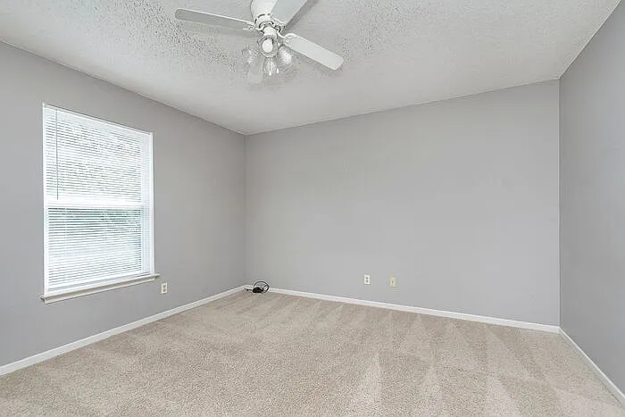 1943 Dutch Elm Dr — Photo 21