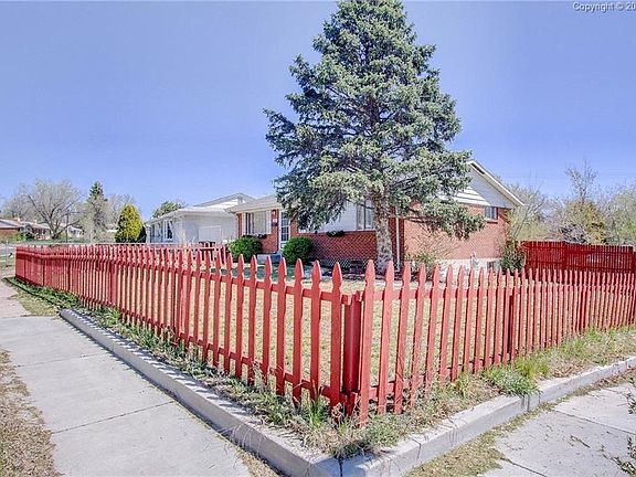 So cute you could pinch its cheeks!