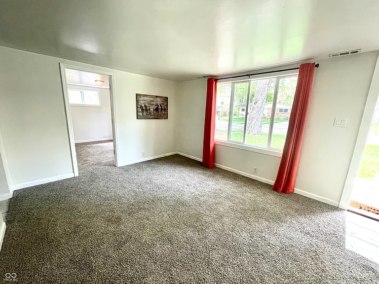 1704 S Lindell Dr — Photo 3
