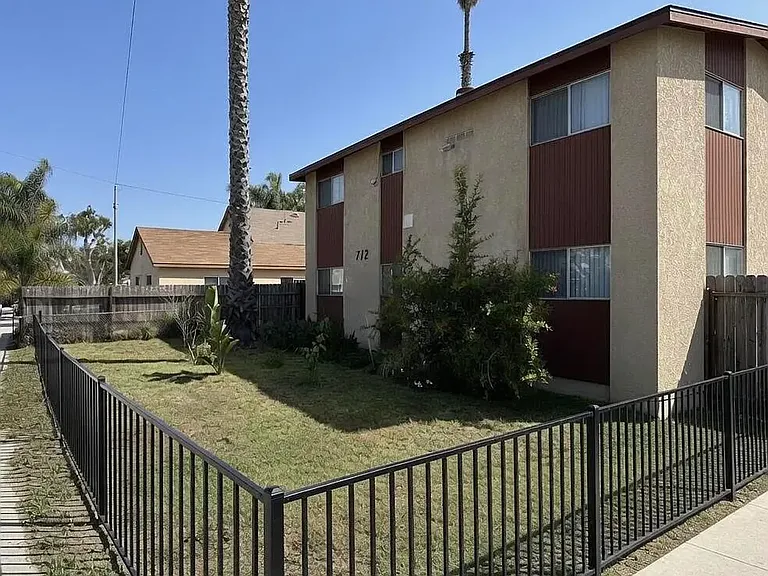 712 S G St — Photo 17