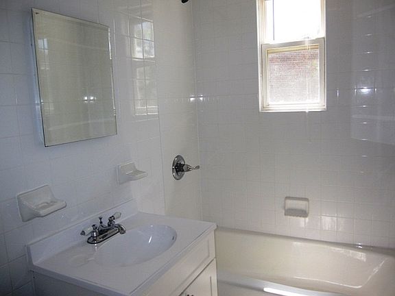 5th image of 60 Beacon Hill Dr #3B3
