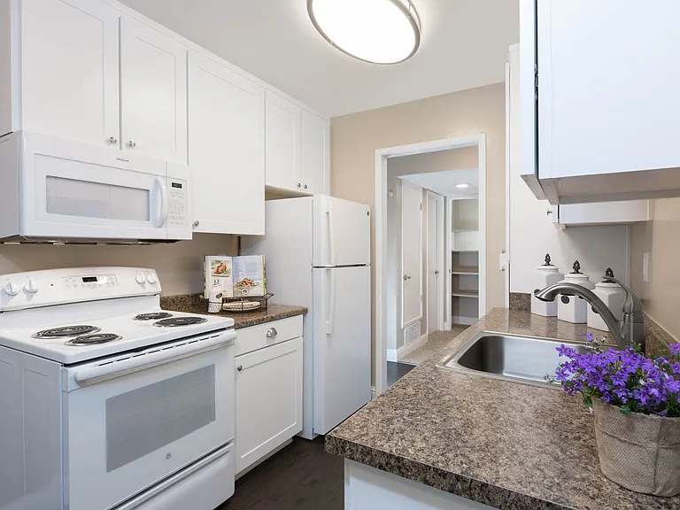 Crestview Terrace — Photo 13