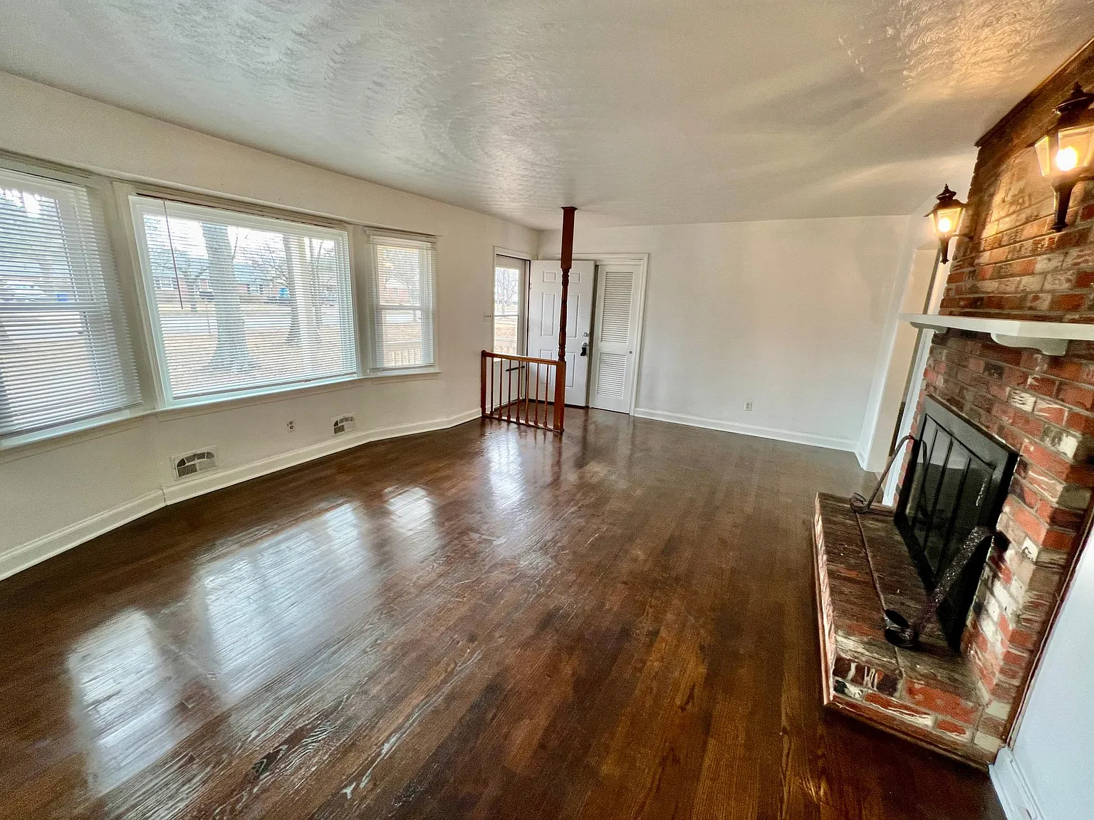 3 bed, 1413 sqft, $2,295 — Photo 4