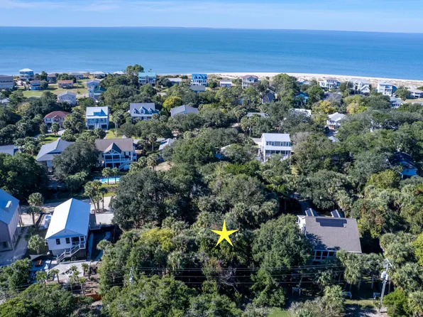 3104 Fort St, Edisto Island, SC 29438