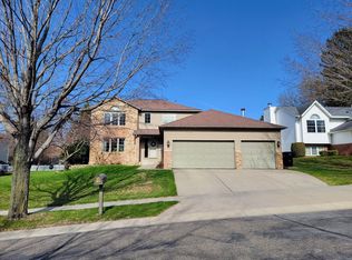 5210 Castlewood Ln NW, Rochester, MN 55901