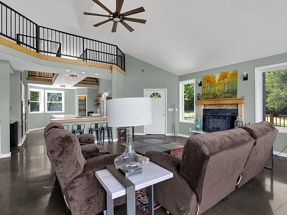 8th image of 232 Covenant Ln