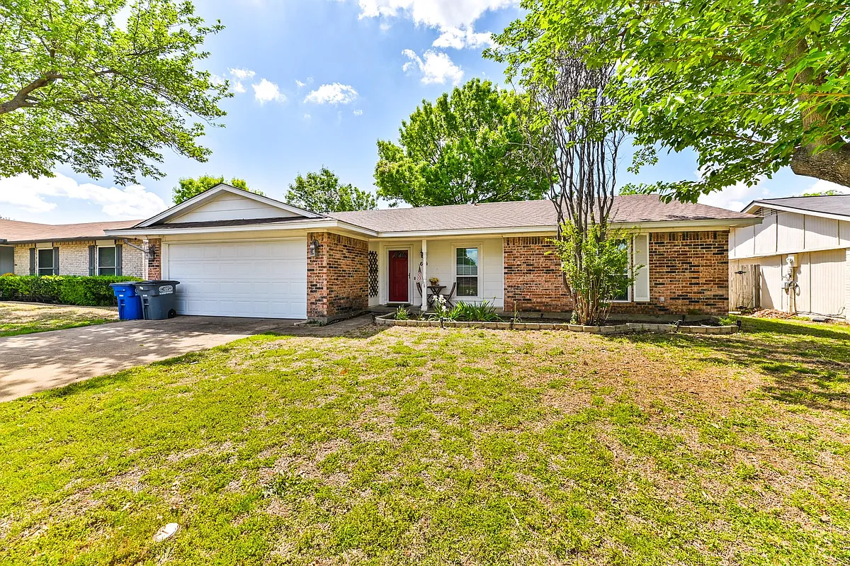 Building Photo - 624 Shadyglen Dr