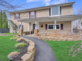 85 Larsen Rd, West Milford, NJ