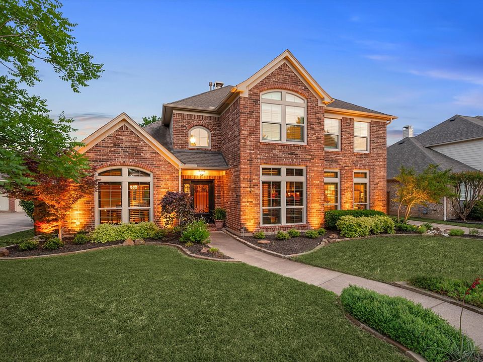 1st image of 924 Creekbend Dr