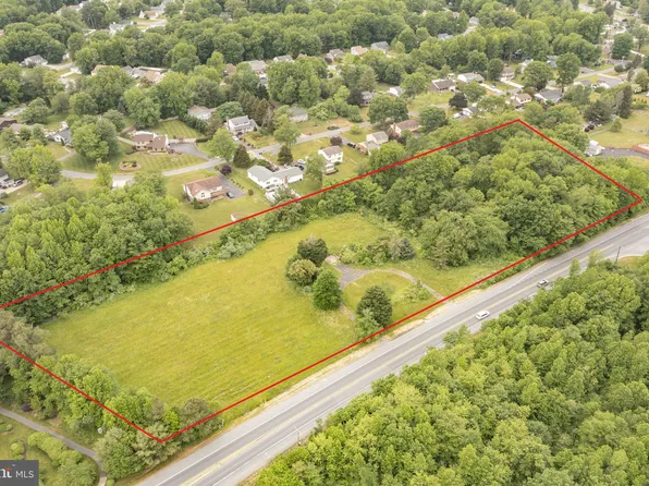 3205 Wrangle Hill Rd, Bear, DE 19701