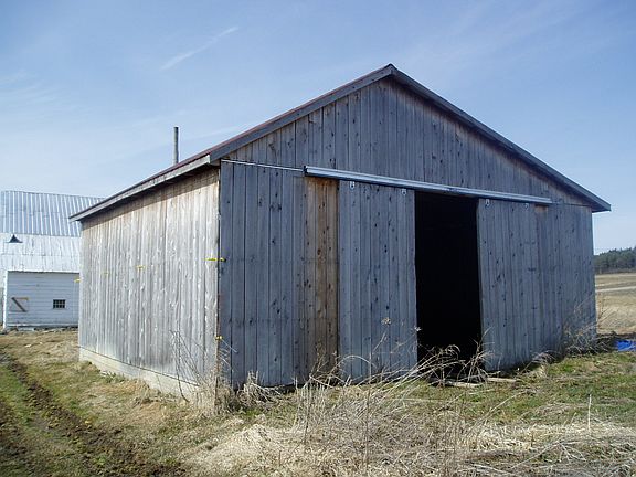 Amish built barn