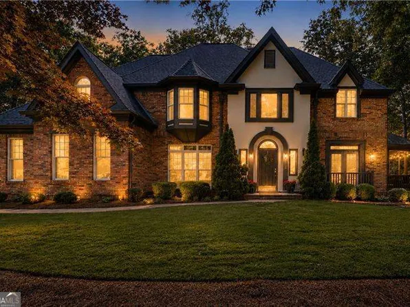 1136 Mossy Rock Rd NW, Kennesaw, GA 30152